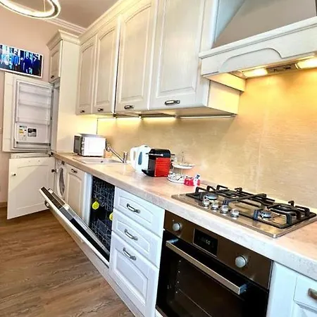 Апартаменты Bellaria Casa Indipendente-giardino Privato-parcheggio Privato-strategic Location 5 Terre-portofino